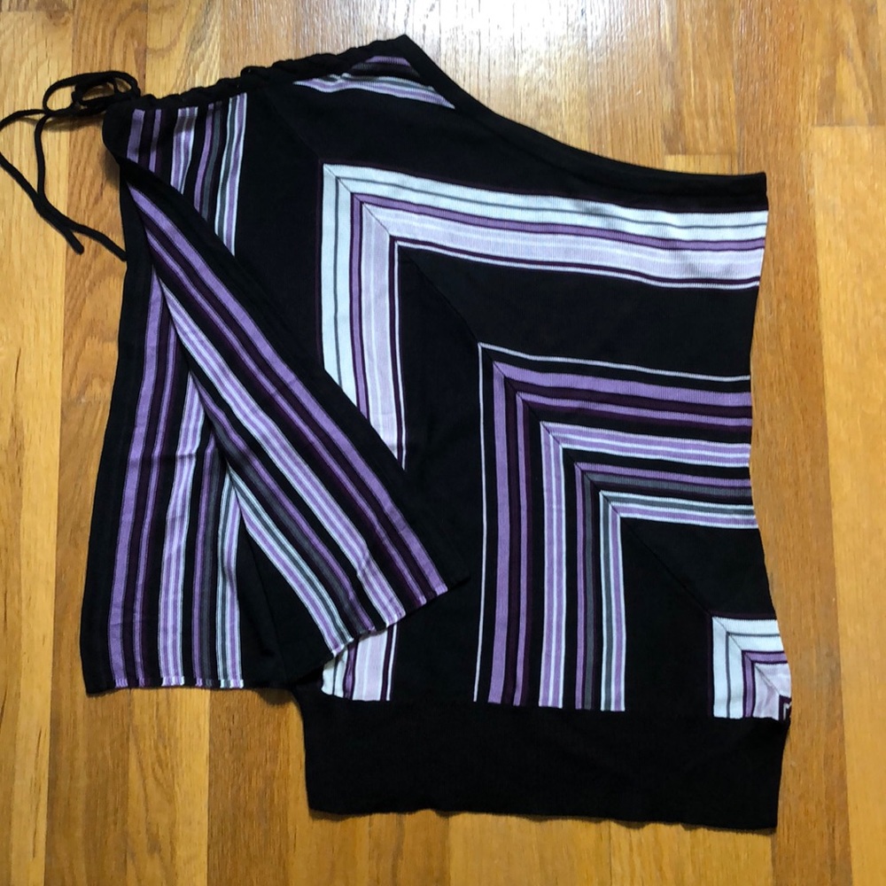 🎉Host Pick 🎉Like-New Bebe silk one shoulder top